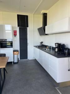 Marina Strandbad Chalet Inselperle mit Zaun & AirCo Nr 84