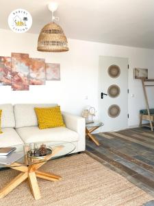 Sol Rio y Mar - Puerta Del Sol by Babiniliving