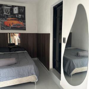 Amplia habitación privada a minutos de Fundidora