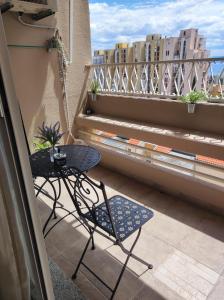 J&SA Apartment with balcony and garage