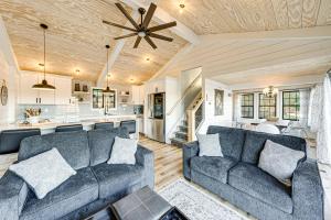 Canoes and Dock Waterfront Retreat on Lake Beulah!