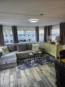 Unique Caravan with Outdoor Space