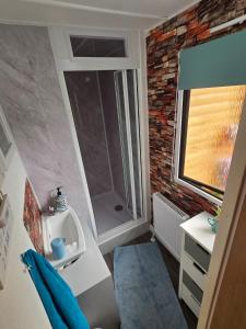 Unique Caravan with Outdoor Space