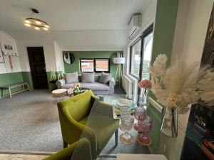 NIDO 22 Free Parking