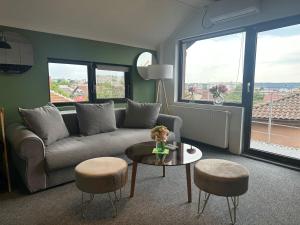 NIDO 22 Free Parking