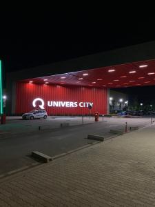 Apartment close to the Airport & handy for center