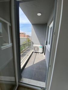 Apartment close to the Airport & handy for center