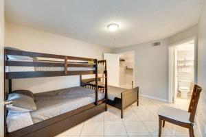 Villa Velera Your Modern Disney Escape and other theme parks Pool, Fast WiFi & Free Parking, great for long stays