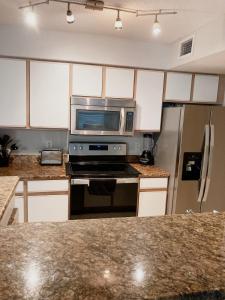 Villa Velera Your Modern Disney Escape and other theme parks Pool, Fast WiFi & Free Parking, great for long stays