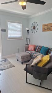 Near Beach Walk and Bike everywhere FENCED BACKYARD