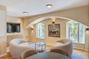 Porta Stella 2-Bedroom Luxury Apartment