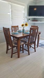 Near Beach Walk and Bike everywhere FENCED BACKYARD