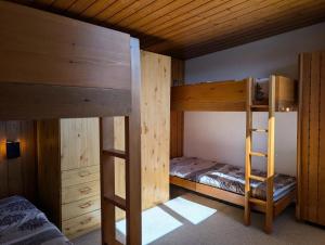 Résidence Adret - Appartement 6 personnes à Arc 1600 proche des pistes et des commerces. MAE-7893