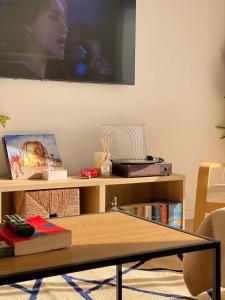 Chic Urban Studio with Stunning City Views, Panoramic View Of The Ocean Beach & Agadir Ouflla Mountains