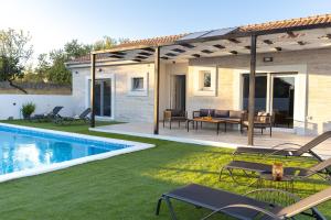 Tranquil Holiday home Nena with swimming pool