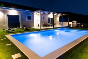 Tranquil Holiday home Nena with swimming pool