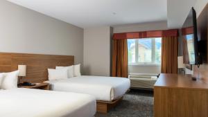 Canmore Inn & Suites
