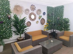 Sunny Studio Apartment with Courtyard