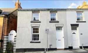 Sea La Vie - 6 St Marys Walk - 2 Bed Cottage Old Town Scarborough
