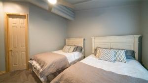 Summer Special-Pinetop Cabin-Great 4 Family