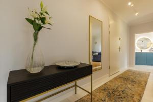 Blue Portova Apartment