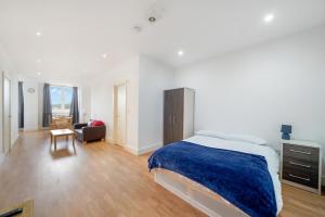 Lovely spacious flat with parking Reduction for contractors