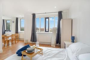 Lovely spacious flat with parking Reduction for contractors