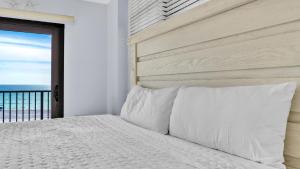 Low Floor - Remodeled - Beachfront - FLPCB65