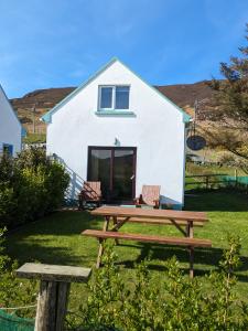 An Teach Beag Glencolmcille, little home from home