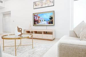 Spacious 2BR in Ansam Yas Island Views Sleeps 7