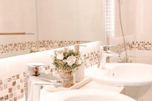Spacious 2BR in Ansam Yas Island Views Sleeps 7
