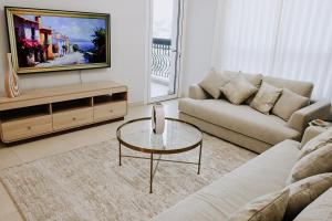 Spacious 2BR in Ansam Yas Island Views Sleeps 7