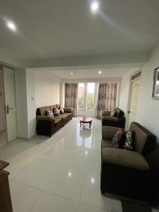 Beautiful Complete Apartment