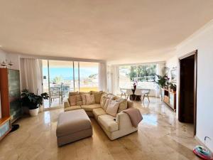 Coastal Comfort Stylish Stay Near the Black Sea