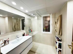 Coastal Comfort Stylish Stay Near the Black Sea