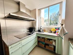 Coastal Comfort Stylish Stay Near the Black Sea