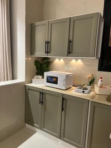 شقة أنيقة في الخبر غرفتين نوم وصالة حي الحمراء بيتك الثاني