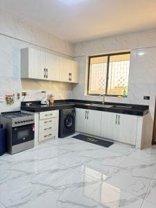 SkyViewCity Penthouse, Ac & lift