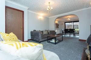 Preston 4 bedroom house near M55 & M6