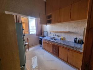 Agreable appartement dans une résidence calme sécurisée pour les familles uniquement