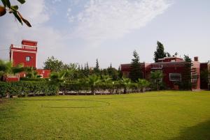 Farm Fields and Forests 20 min from carrefour berchid