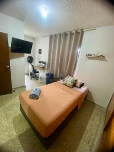 Amplia habitación con balcón y baño privado