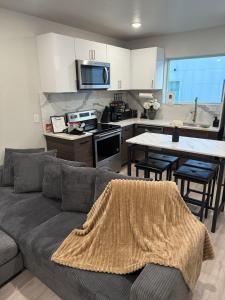 Downtown Dallas Cozy Steps from Attractions!