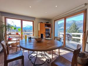 Chalets Grande Maison a la montagne du Rif d-Oriol : photos des chambres