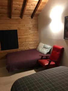 Chalets Grande Maison a la montagne du Rif d-Oriol : photos des chambres