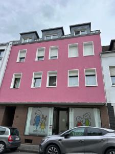 Zentrales Apartment mit Netflix, Kaffee & Parkplätzen