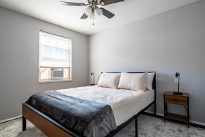 Cozy 2BR Retreat with Workspace - Washer and Dryer