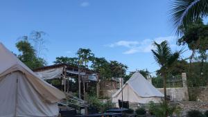 Tháng Tư Glamping