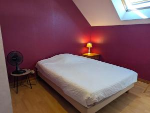 B&B / Chambres d'hotes Chambre d-hotes avec petit-dejeuner inclus a Gidy - FR-1-590-452 : photos des chambres