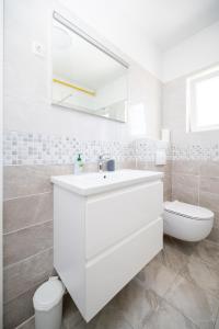 Apartments with parking space Biograd na Moru, Biograd - 24723